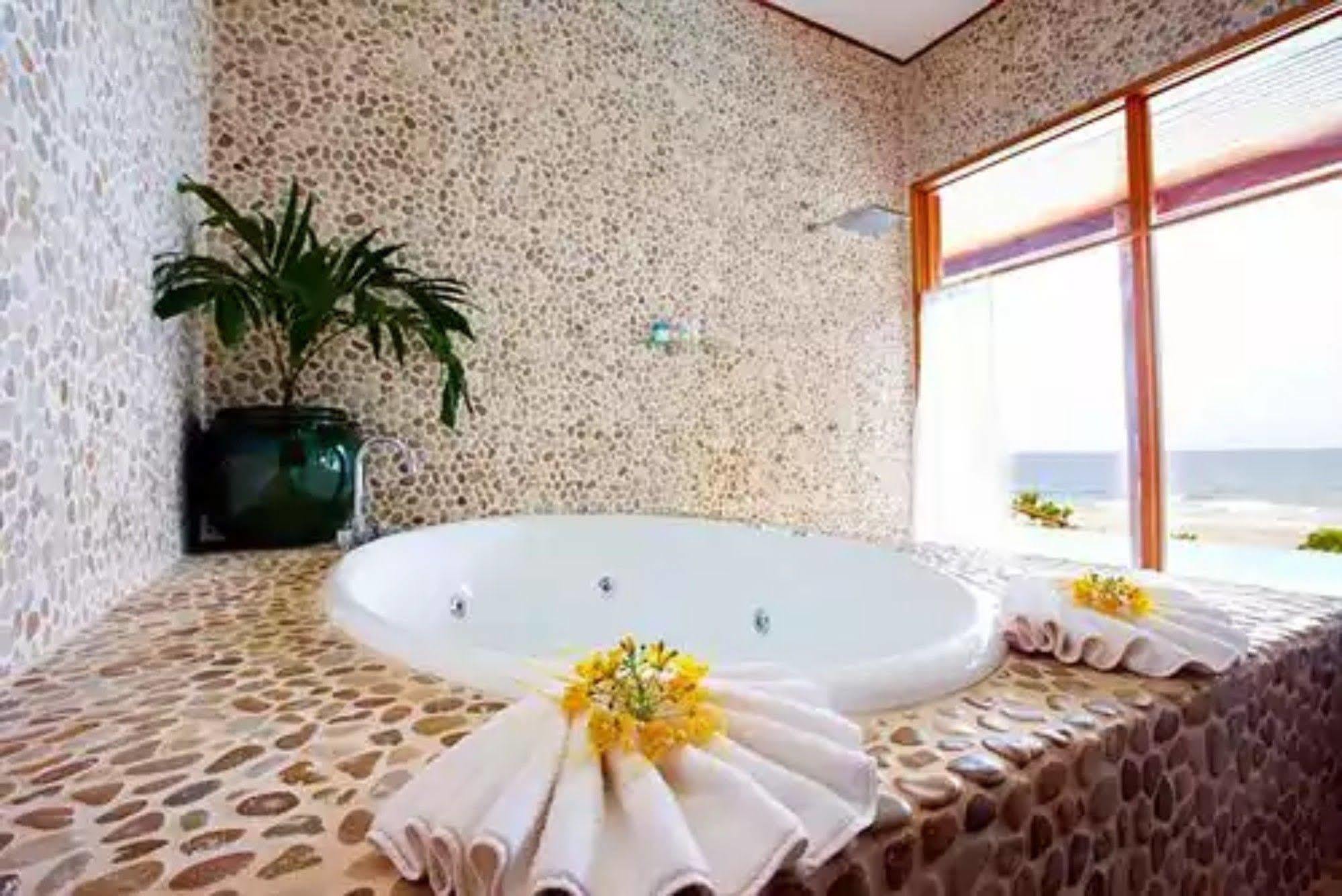 סאבוסאבו Namale Resort And Spa מראה חיצוני תמונה