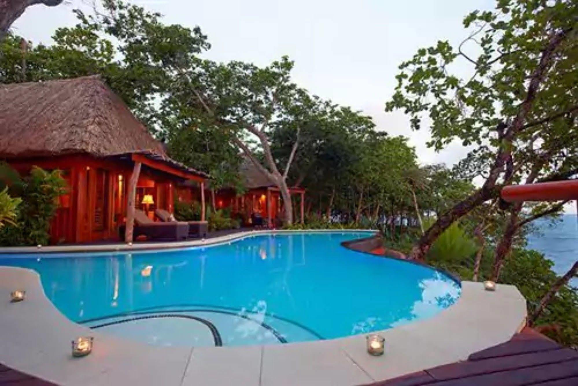 סאבוסאבו Namale Resort And Spa מראה חיצוני תמונה