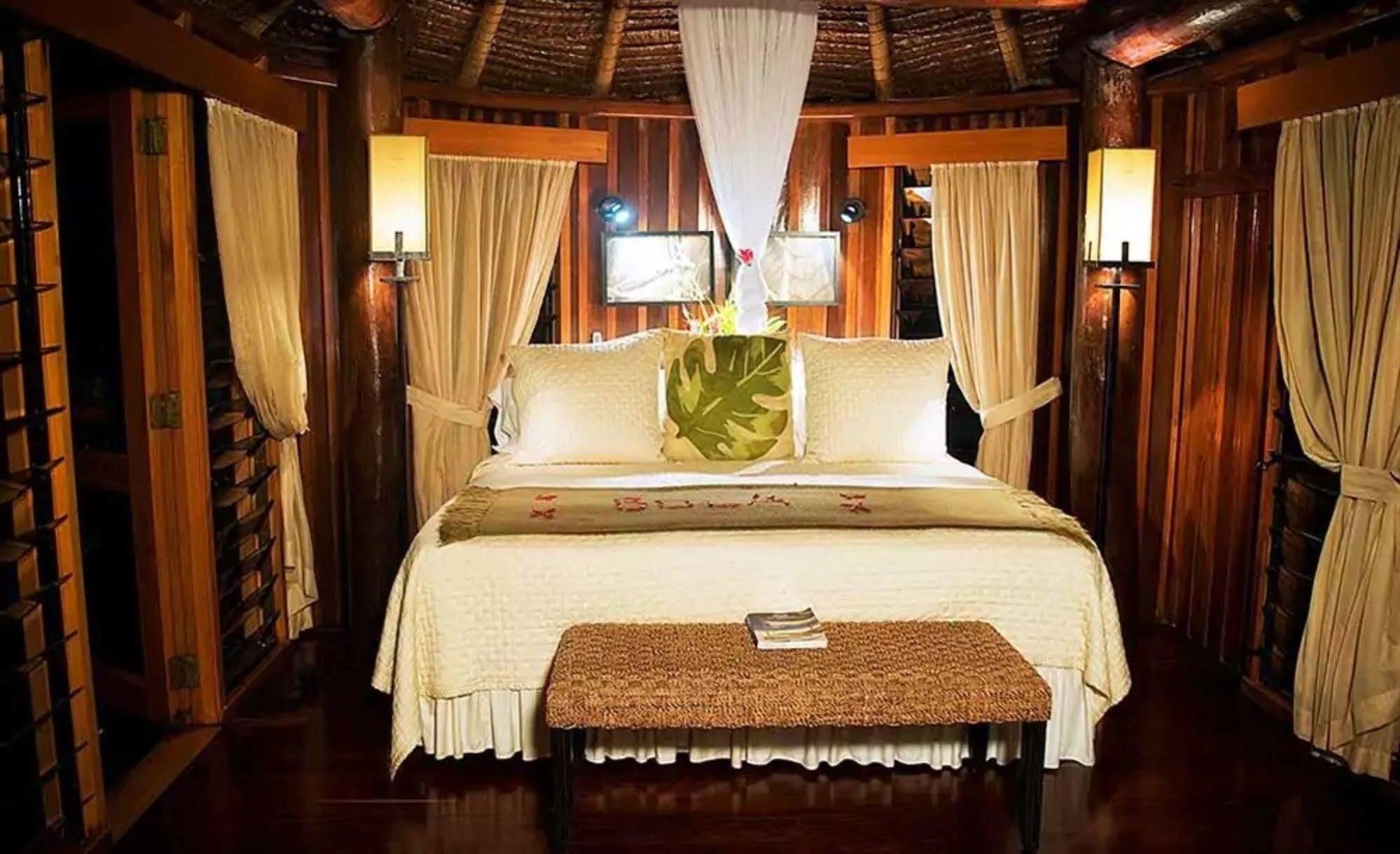 סאבוסאבו Namale Resort And Spa מראה חיצוני תמונה